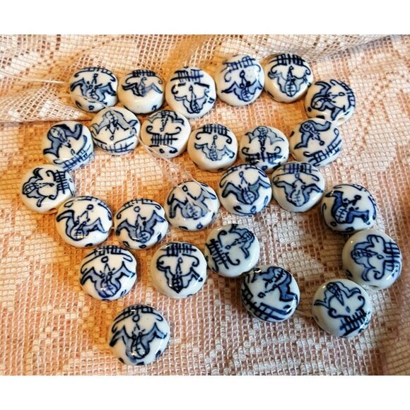 Stunning Porcelain beads Blue and white Asian design Good luck Bat design Disc - Picture 1 of 5